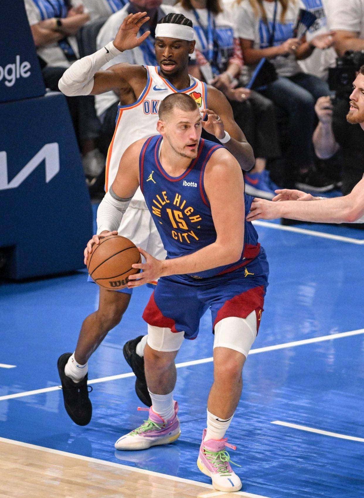 两位超级巨 两位超级巨